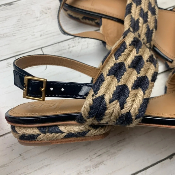 Tory Burch Lola Woven Flat Sandals Blue Patent Leather Boho Heeled Resort 7 - Picture 6 of 7